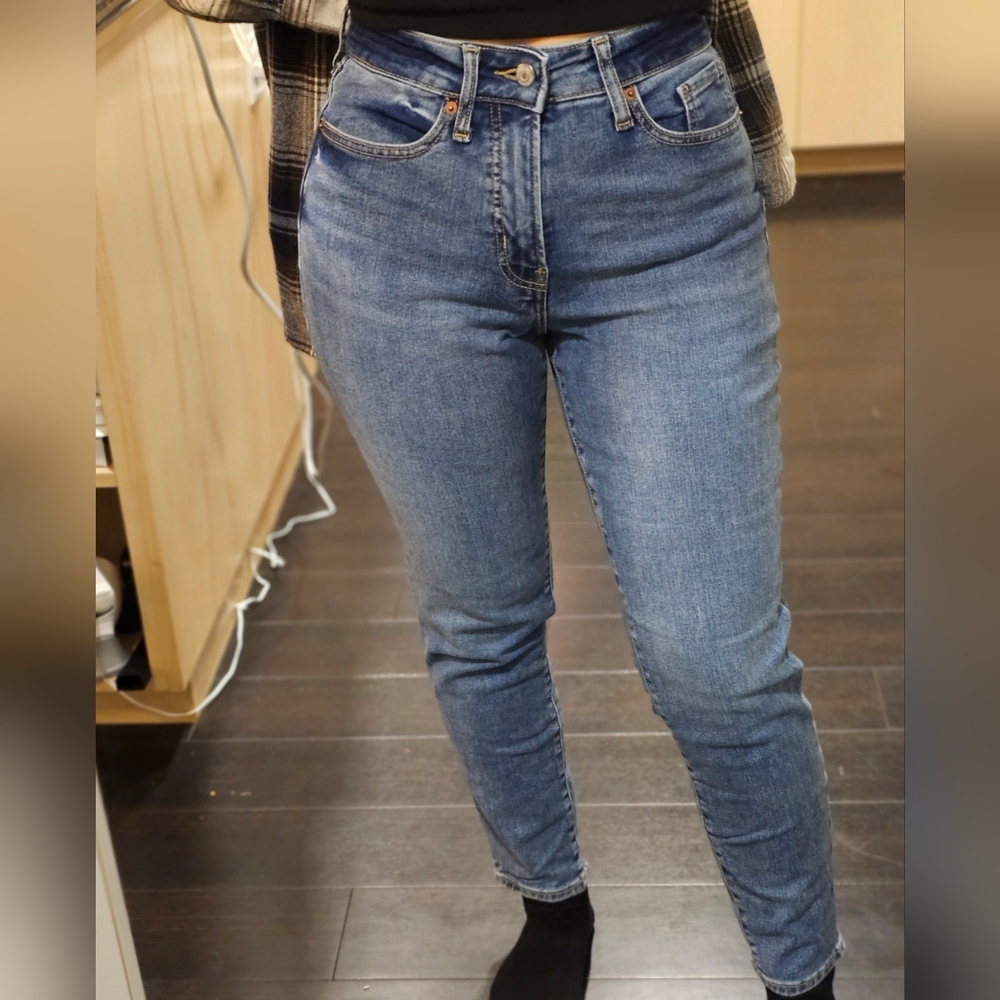 Old Navy OG Straight High Rise Jeans - size 4